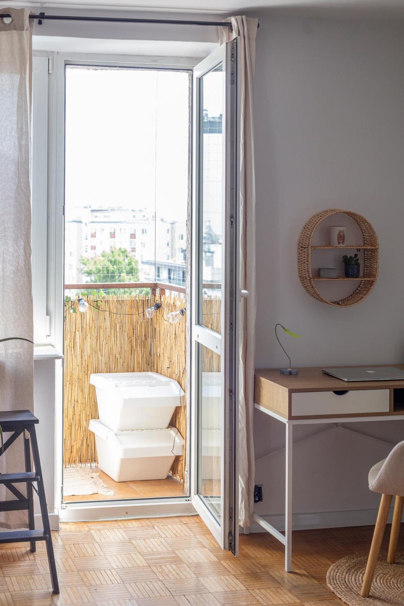 Iron Sunset Apartment *